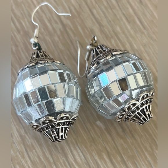 DISCO QUEEN DANGLE EARRINGS - Picture 6 of 11